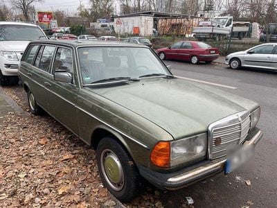 Gebraucht Mercedes 200 109 PS (80 kW) 1983 Grün Kombi