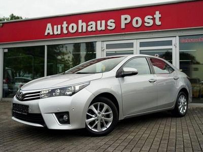 Silber Gebraucht 2015 Toyota Corolla Life+ Limousine | 13.499 € (Teuer)
