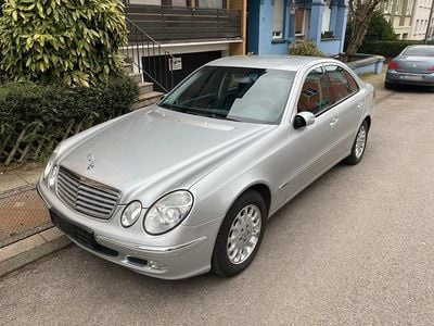 Gebraucht Mercedes E240 177 PS (130 kW) 2004 Silber Limousine