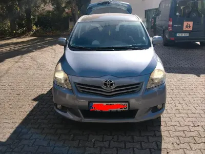 Gebraucht Toyota Verso 177 PS (130 kW) 2009 Blau Van / Kleinbus