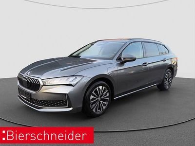 Grau Gebraucht 2025 Skoda Superb Selection Kombi | 39.490 € (Superpreis)