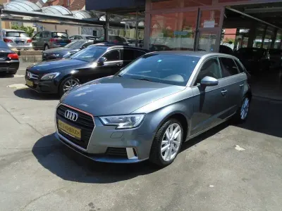 Gebraucht Audi A3 Sport 116 PS (85 kW) 2019 Grau Limousine