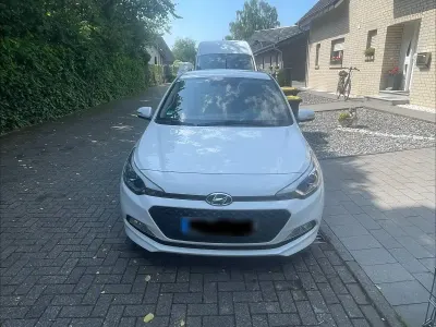 Gebraucht Hyundai i20 YES! Gold 75 PS (55 kW) 2015 Weiß Limousine