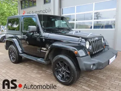 Käytetty Jeep Wrangler Sahara 285 HP (209 kW) 2012 Musta Katumaasturi