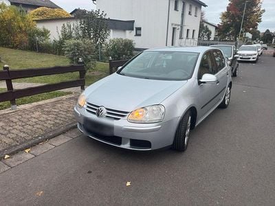 Gebraucht VW Golf V 115 PS (84 kW) 2004 Silber Kleinwagen