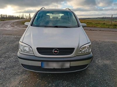 Gebraucht Opel Zafira Comfort 101 PS (74 kW) 1999 Silber Van / Kleinbus