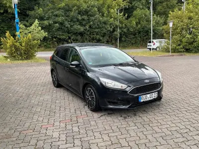 Gebraucht Ford Focus 95 PS (69 kW) 2016 Schwarz Kombi