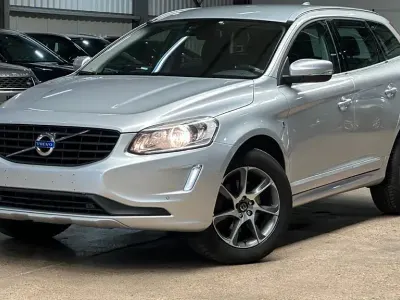Gebraucht Volvo XC60 Ocean Race 150 PS (110 kW) 2015 Silber SUV