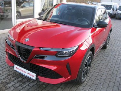 Neu Alfa Romeo GT Junior Edizione Speciale 136 PS (100 kW) 2026 Rot SUV