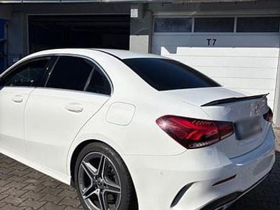 Gebraucht Mercedes A200 AMG line 163 PS (119 kW) 2019 Weiß Limousine