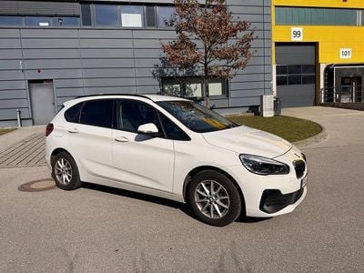 Gebraucht BMW 216 Active Tourer Sport Line 116 PS (85 kW) 2019 Weiß Van / Kleinbus