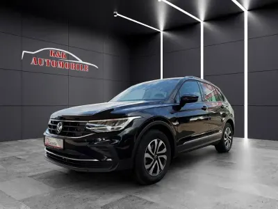Gebraucht VW Tiguan Life 150 PS (110 kW) 2023 Deep black perleffek (metallic) SUV