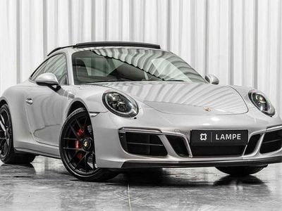 Porsche 911 Carrera 4 GTS
