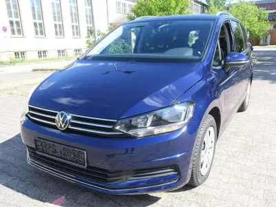 Gebraucht VW Touran Move 150 PS (110 kW) 2024 Atlantik blue metallic Van / Kleinbus