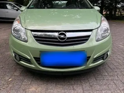 Gebraucht Opel Corsa 100 PS (73 kW) 2010 Grün Kleinwagen
