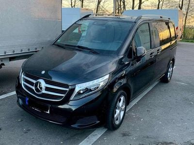 Mercedes V220
