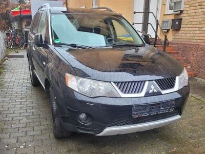 gebraucht Mitsubishi Outlander 2.2 DI-D 4WD - Zuschaltbar 7 Sitzer