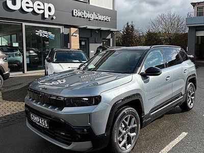 Neu Jeep Compass 145 PS (106 kW) 2026 Grau SUV