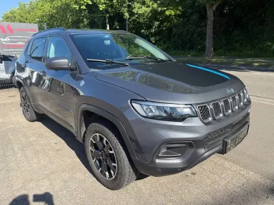 Gebraucht Jeep Compass Trailhawk 179 PS (131 kW) 2022 Grau SUV