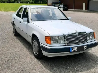 Gebraucht Mercedes E230 132 PS (97 kW) 1989 Weiß Limousine