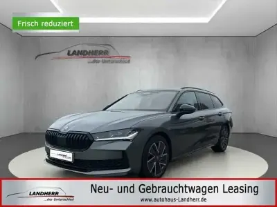 Gebraucht Skoda Superb 193 PS (141 kW) 2025 Graphite grau (metallic) Kombi