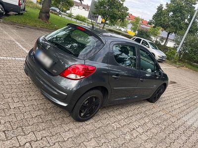 Gebraucht Peugeot 207 Business-Line 92 PS (67 kW) 2012 Limousine