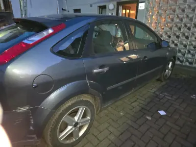 Gebraucht Ford Focus 116 PS (85 kW) 2005 Grau Limousine