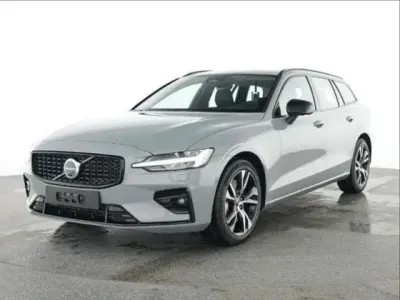 Gebraucht Volvo V60 Plus 197 PS (144 kW) 2026 Grau Kombi