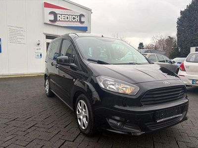 Gebraucht Ford Tourneo Courier Trend 101 PS (74 kW) 2017 Shadow black Van / Kleinbus