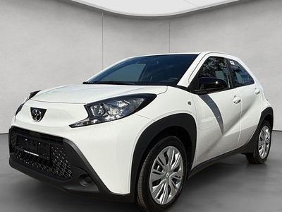 Neu Toyota Aygo X Business Edition 72 PS (52 kW) 2025 Weiß SUV