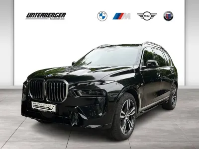 Gebraucht BMW X7 M Sport 352 PS (258 kW) 2023 Schwarz SUV