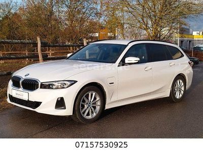 Gebraucht BMW 330e Sport Line 292 PS (214 kW) 2022 Alpinweiss Kombi