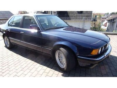 Second-hand BMW 750 300 CP (220 kW) 1988 Albastru Berlinǎ