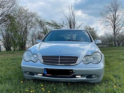 Usata Mercedes 190 129 CV (94 kW) 2001 Argento Berlina