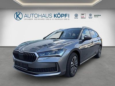 Gebraucht Skoda Superb Selection 150 PS (110 kW) 2025 Grau Kombi