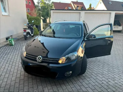 Gebraucht VW Golf VI 102 PS (75 kW) 2011 Schwarz Kleinwagen