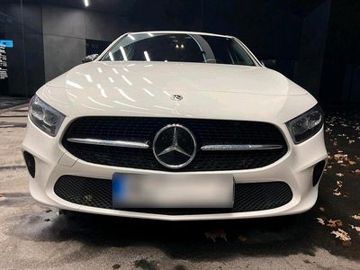Gebraucht Mercedes A180 136 PS (100 kW) 2022 Weiß Kleinwagen