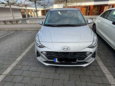 Silber Gebraucht 2023 Hyundai i10 Trend Kleinwagen | 14.900 € (Fairer Preis)