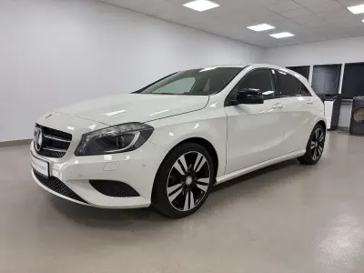 Gebraucht Mercedes A220 Urban 184 PS (135 kW) 2014 Calcitweiss  unilack Limousine