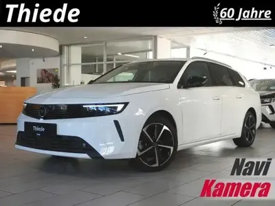 Gebraucht Opel Astra Elegance 131 PS (96 kW) 2024 Jade weiß Kleinwagen