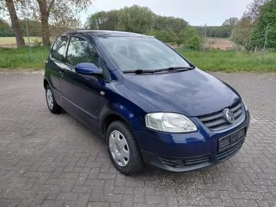 Gebraucht VW Fox 54 PS (39 kW) 2008 Blau Kleinwagen