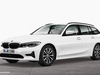 Weiß Gebraucht 2021 BMW 320 Kombi | 28.390 € (Guter Preis)