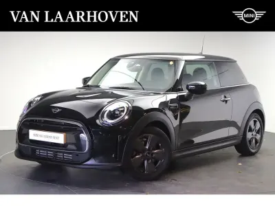 Używany Mini Cooper 136 KM (100 kW) 2023 Czarny Hatchback