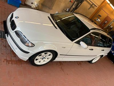 Gebraucht BMW 320 150 PS (110 kW) 2002 Weiß Kombi