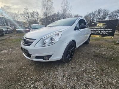 Weiß Gebraucht 2009 Opel Corsa Limousine | 2.850 € (Fairer Preis)