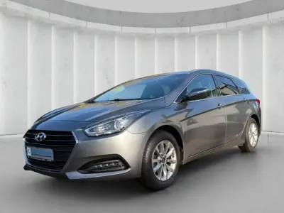Gebraucht Hyundai i40 Trend 116 PS (85 kW) 2016 Grau Kombi