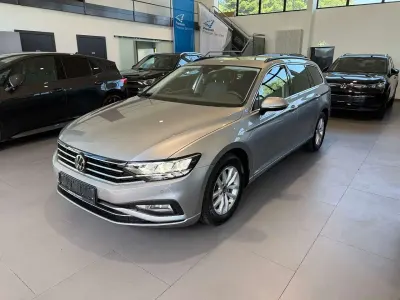 Gebraucht VW Passat Business 150 PS (110 kW) 2023 Silber Kombi