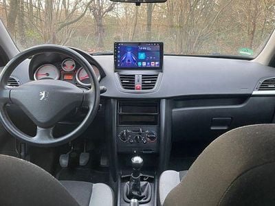 Grau Gebraucht 2009 Peugeot 207 Urban Move Limousine | 2.000 € (Guter Preis)