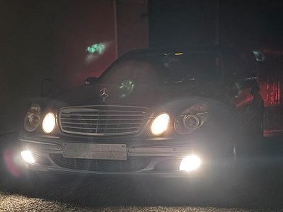 Mercedes E200