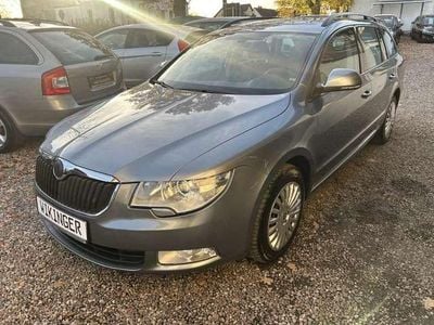 Gebraucht Skoda Superb Active 160 PS (117 kW) 2011 Platingrau metallic (metallic) Kombi